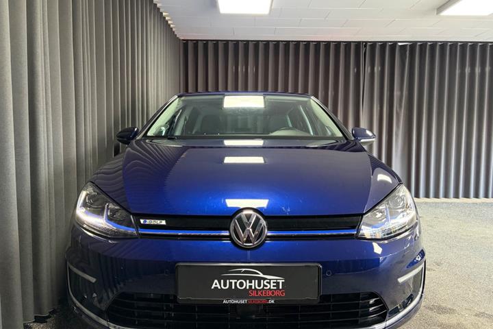 Blå VW e-Golf VII fra 2018