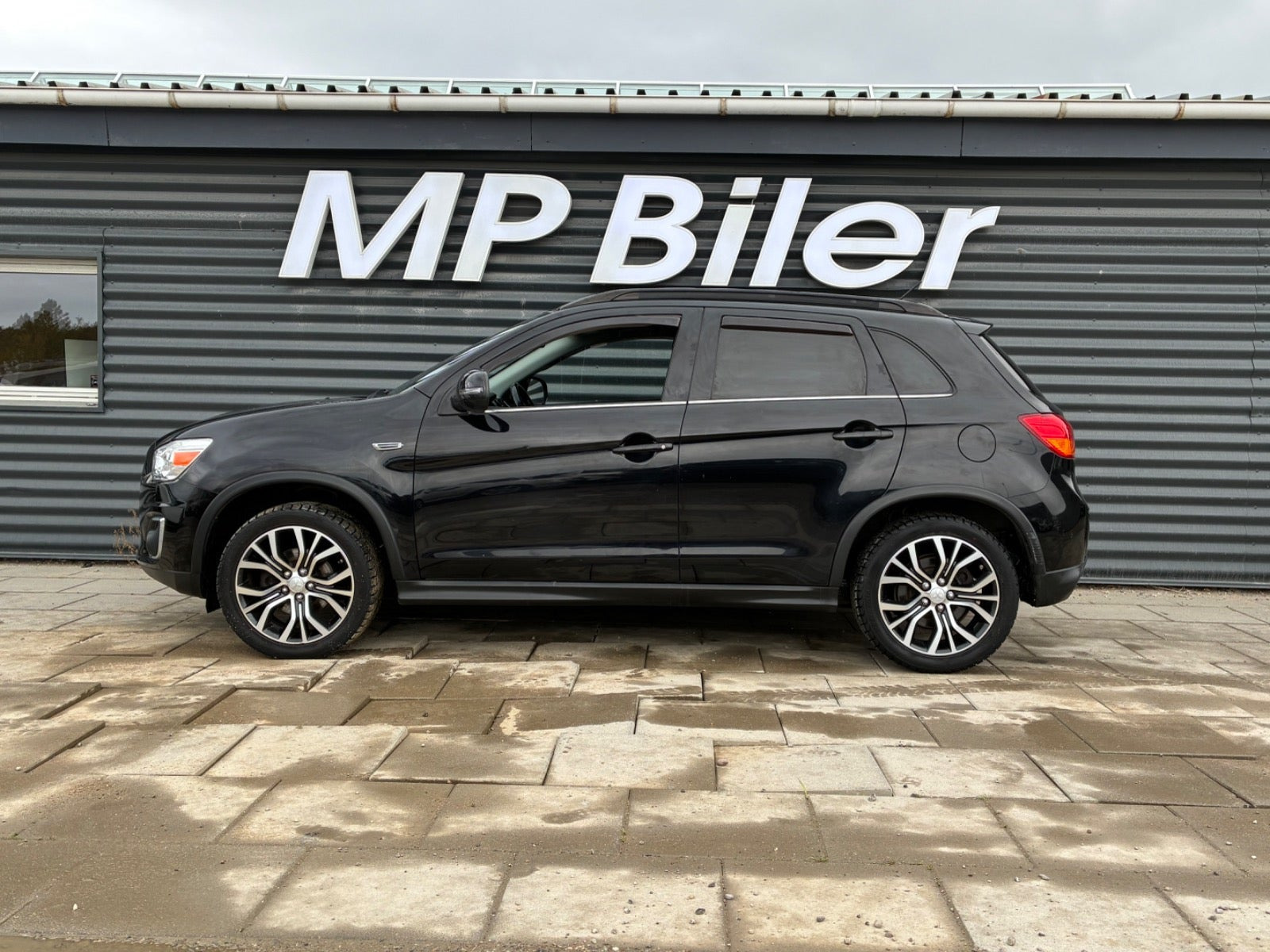 Sort Mitsubishi ASX fra 2016