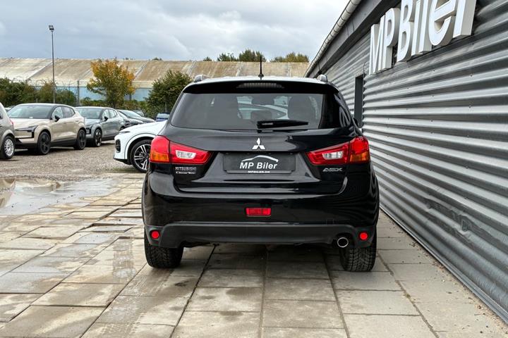 Sort Mitsubishi ASX fra 2016