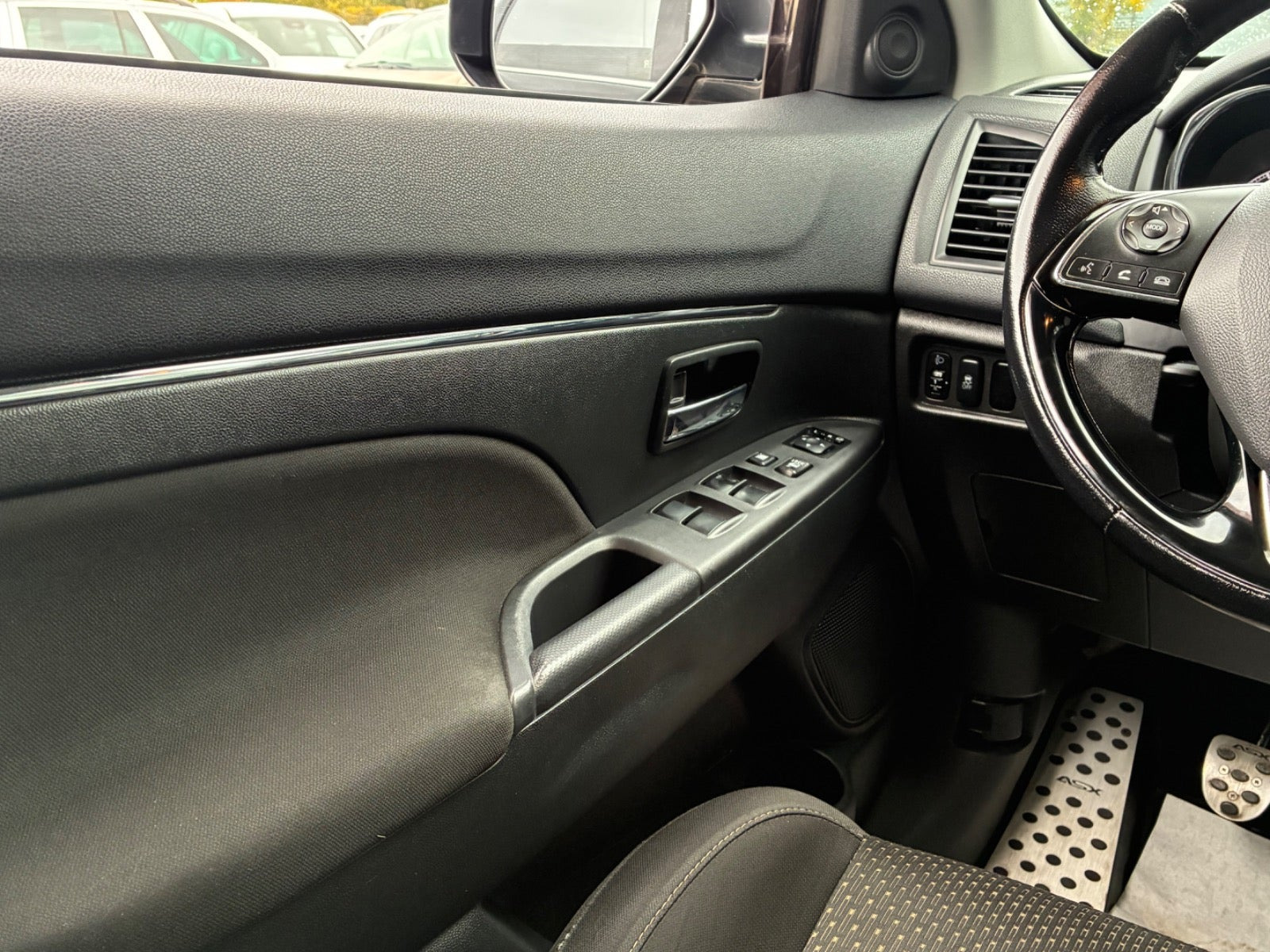 Sort Mitsubishi ASX fra 2016