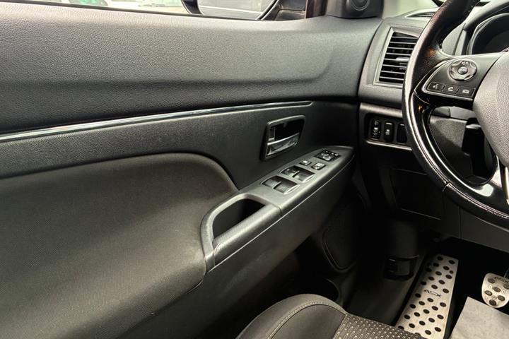 Sort Mitsubishi ASX fra 2016