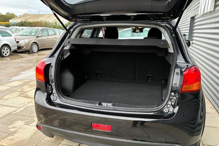 Sort Mitsubishi ASX fra 2016