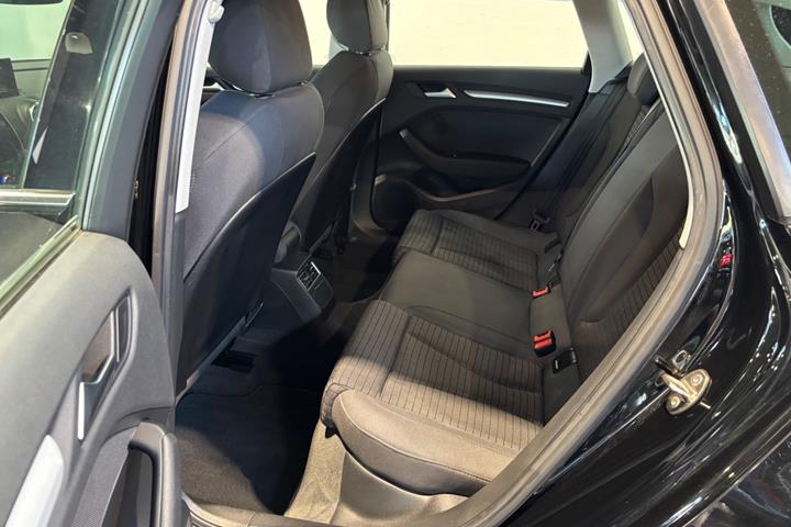 Sort Audi A3 fra 2016