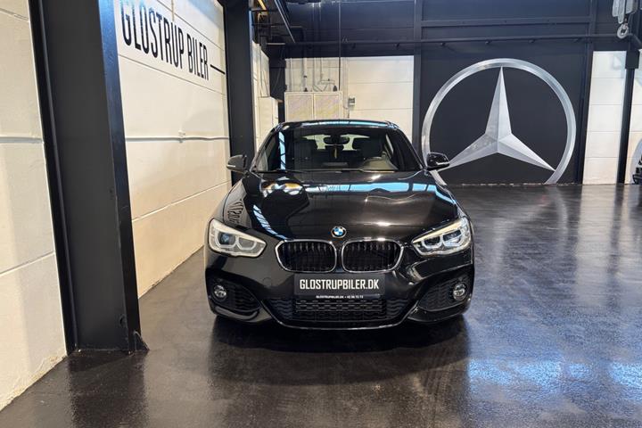 Sort BMW 118i fra 2019