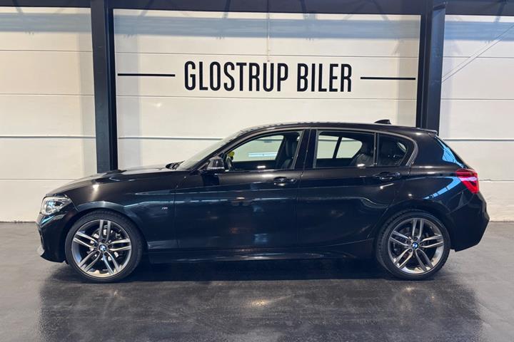 Sort BMW 118i fra 2019
