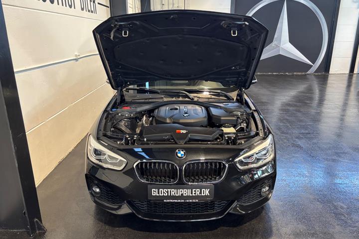 Sort BMW 118i fra 2019