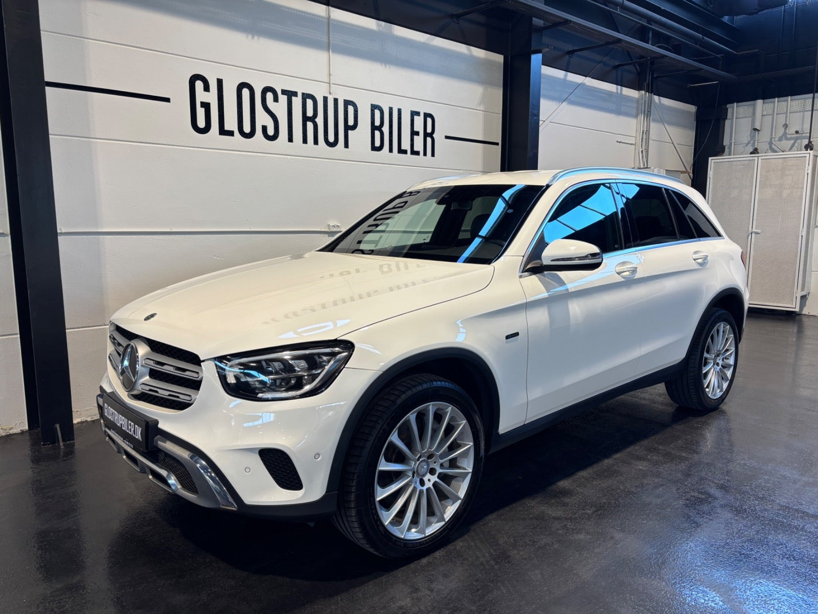Hvid Mercedes GLC300 de fra 2022