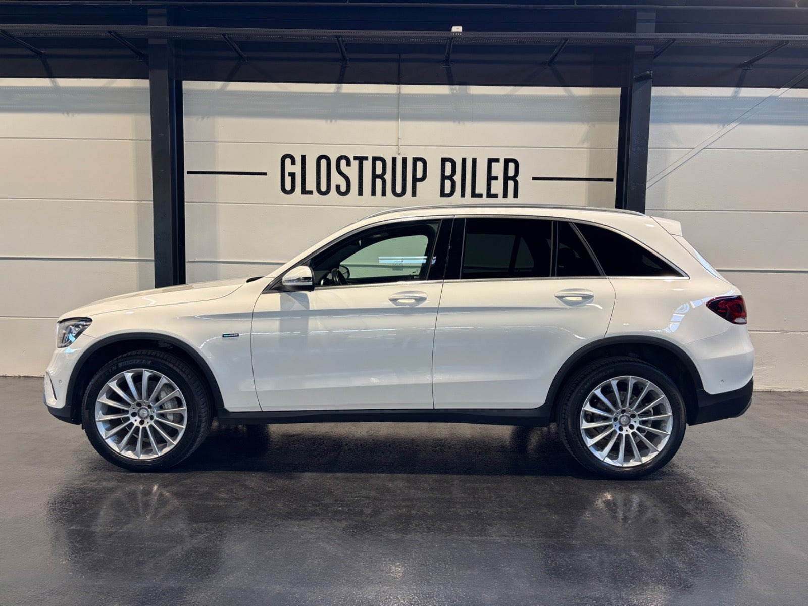 Hvid Mercedes GLC300 de fra 2022