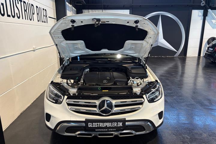 Hvid Mercedes GLC300 de fra 2022