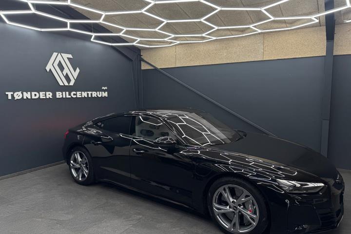 Sort Audi RS e-tron GT fra 2023
