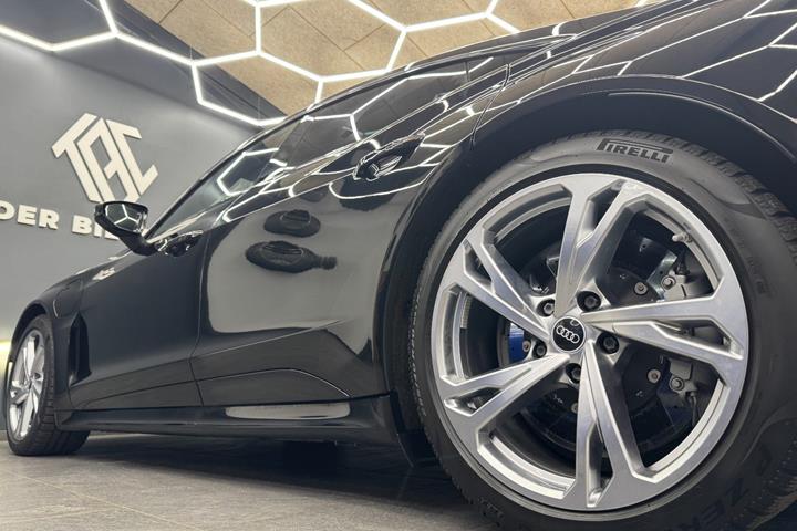 Sort Audi RS e-tron GT fra 2023