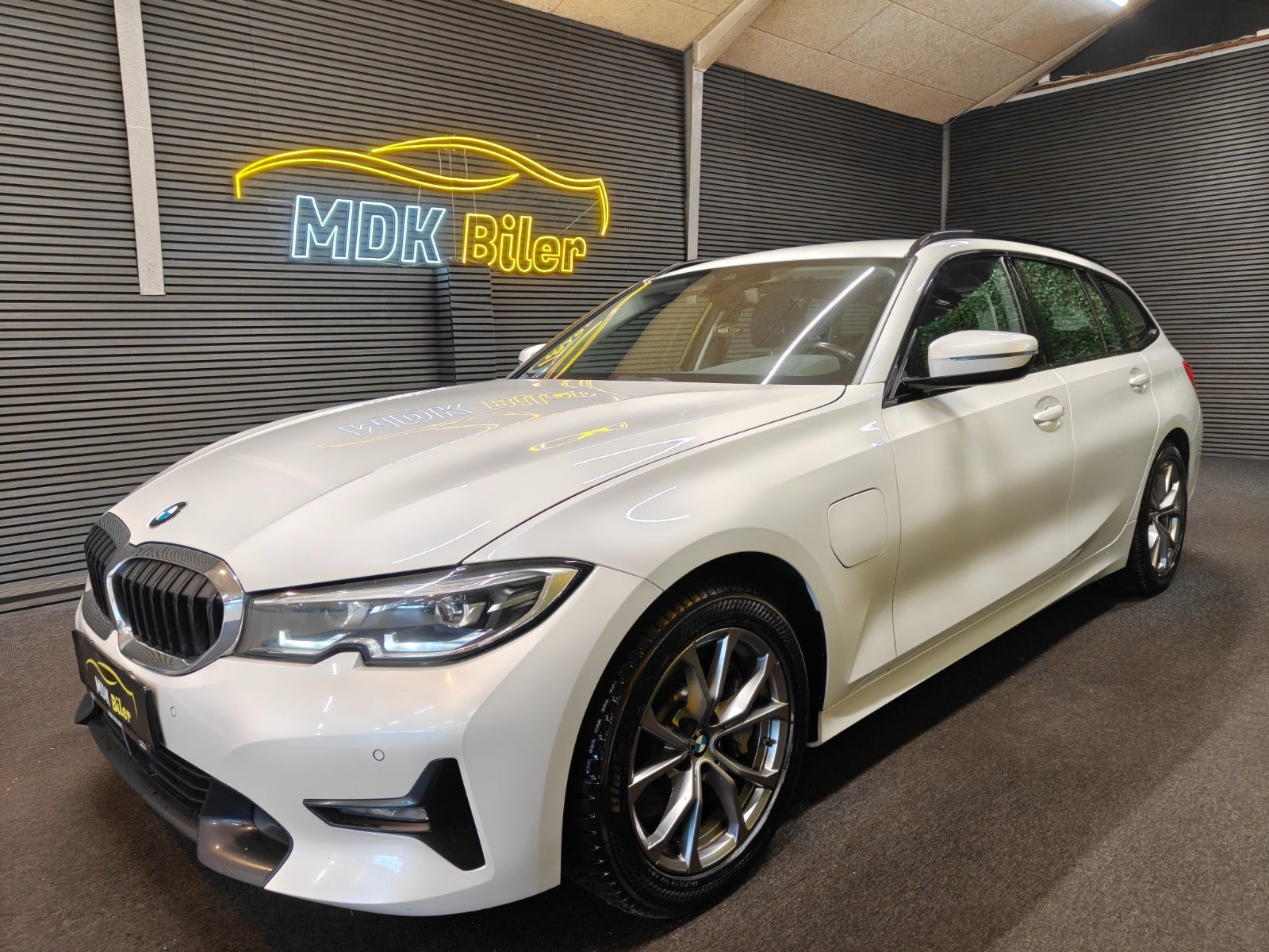 undefined BMW 330e fra 2021