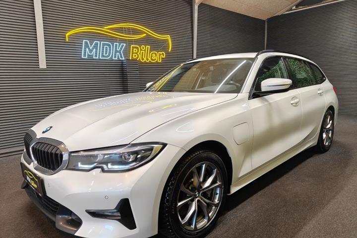 undefined BMW 330e fra 2021