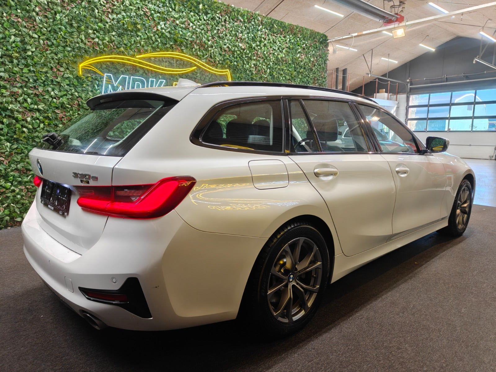 undefined BMW 330e fra 2021