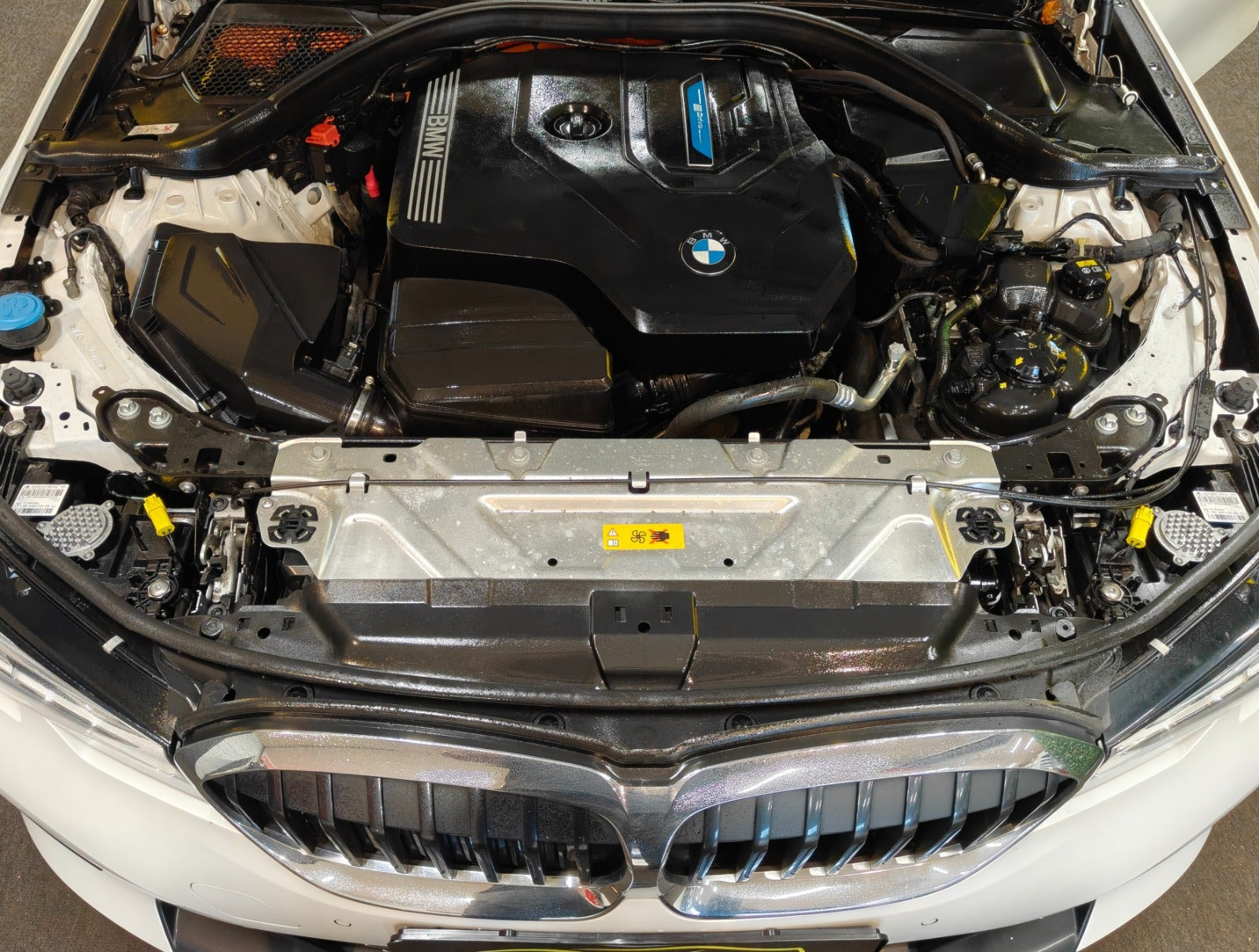 undefined BMW 330e fra 2021