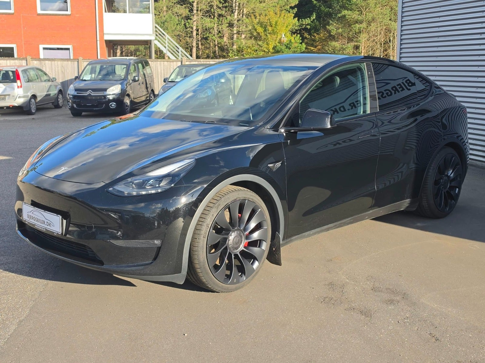 undefined Tesla Model Y fra 2024