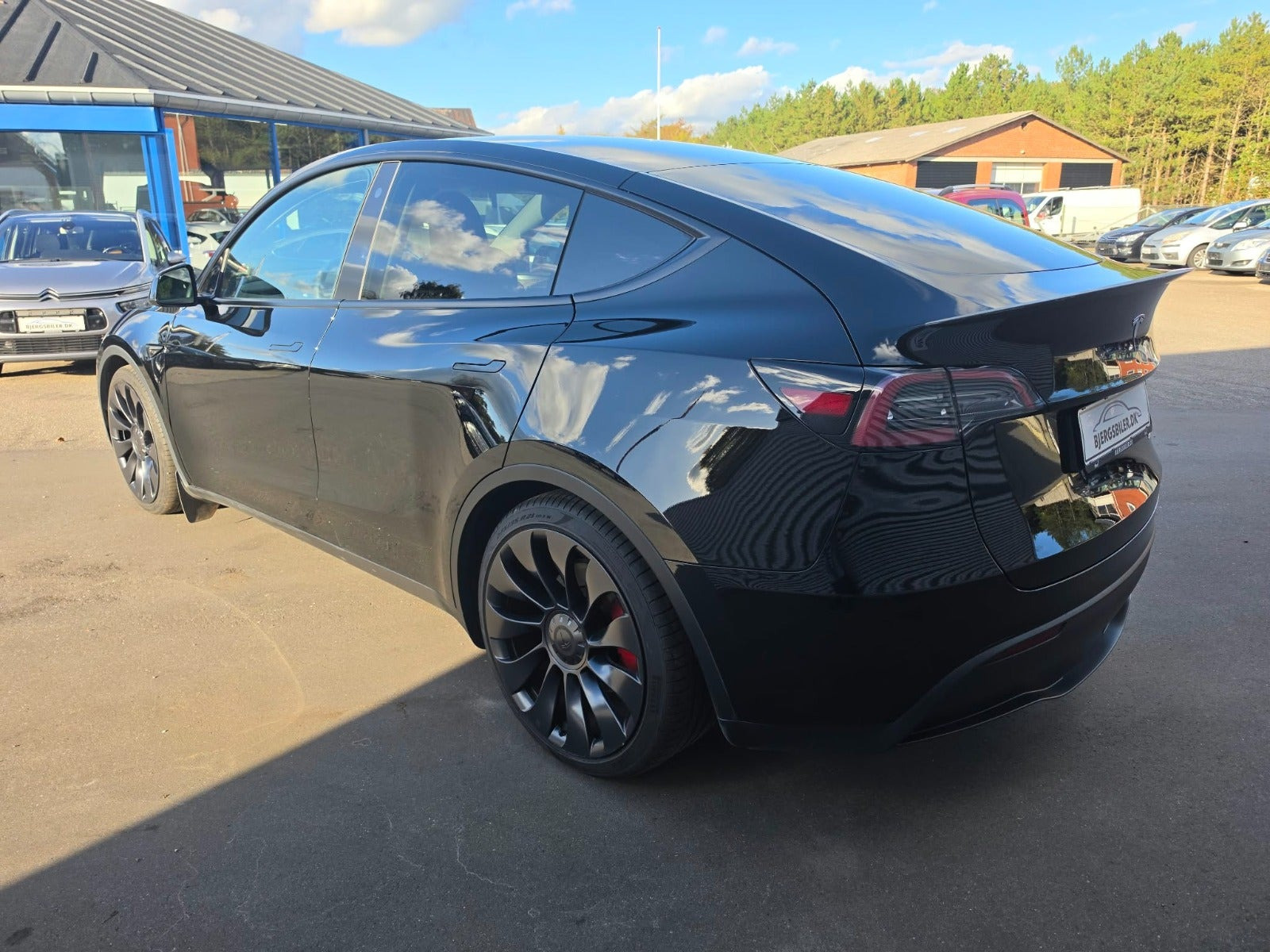 undefined Tesla Model Y fra 2024