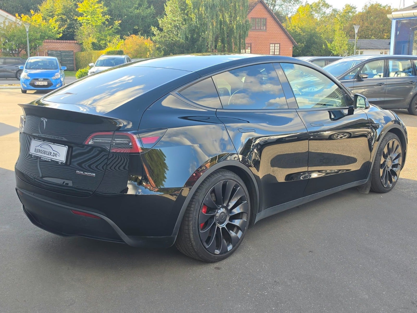 undefined Tesla Model Y fra 2024