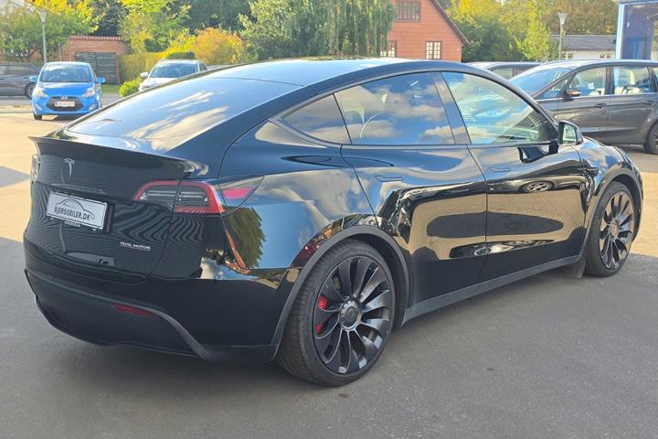 undefined Tesla Model Y fra 2024