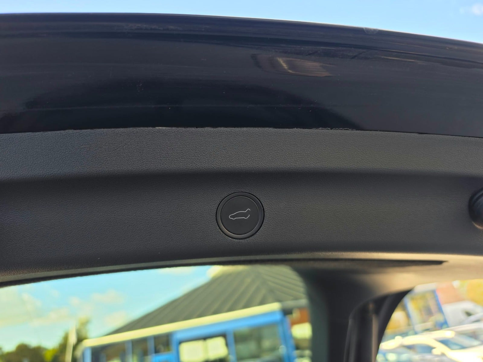 undefined Tesla Model Y fra 2024
