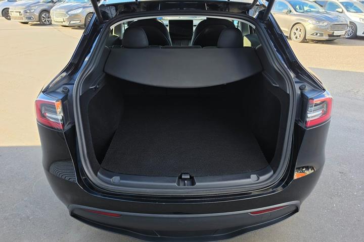 undefined Tesla Model Y fra 2024
