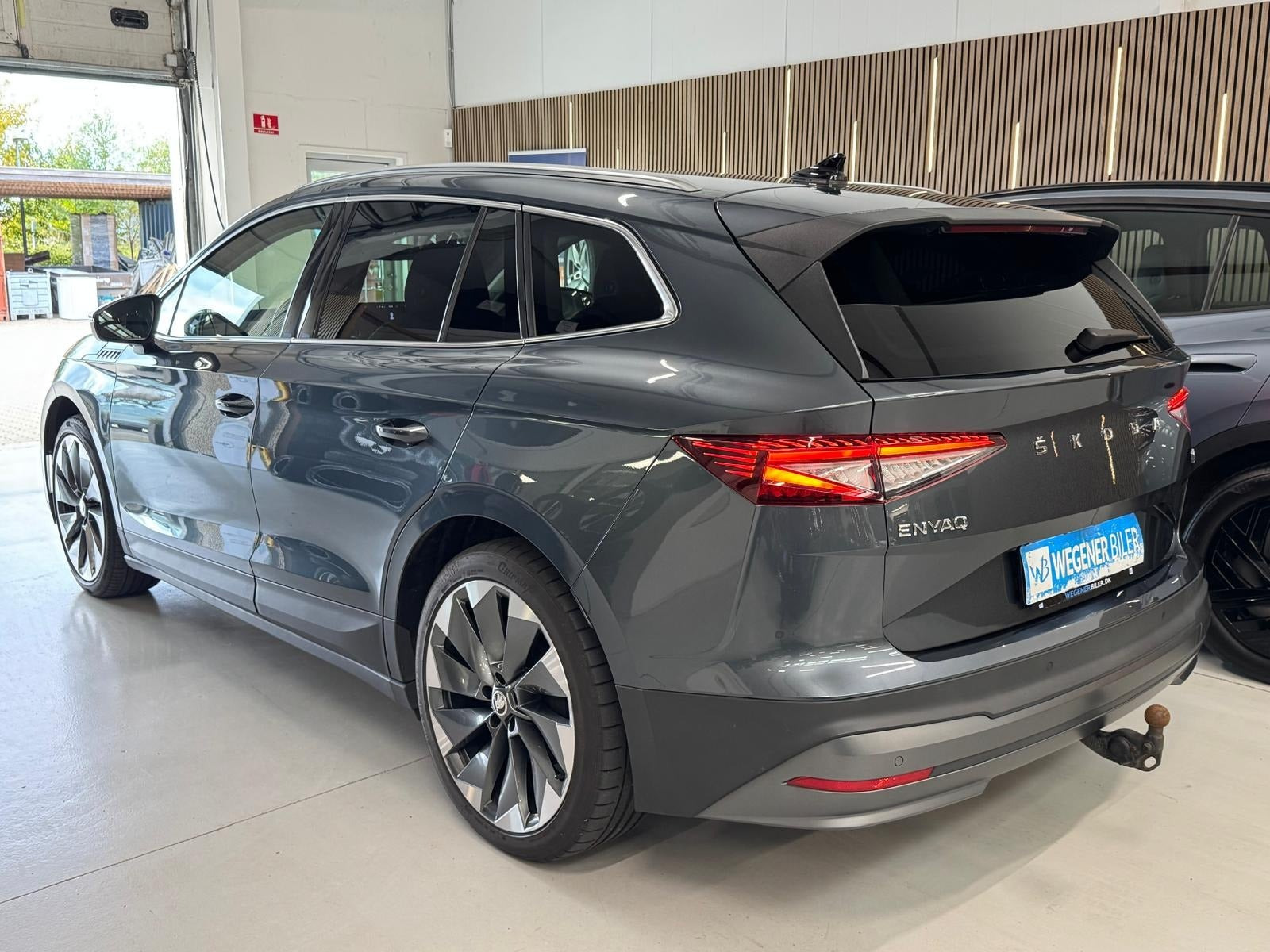 Grå Skoda Enyaq fra 2021