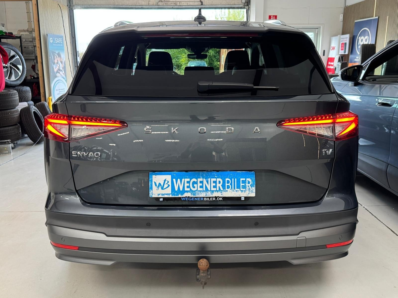 Grå Skoda Enyaq fra 2021