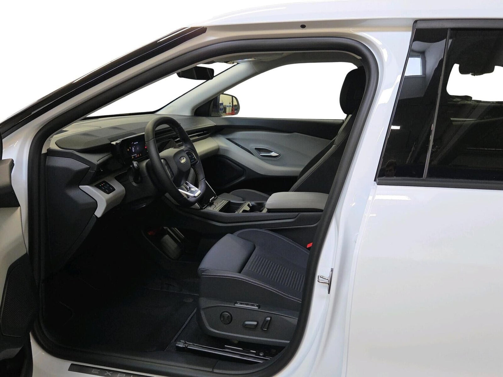 Hvid Ford Explorer fra 2025