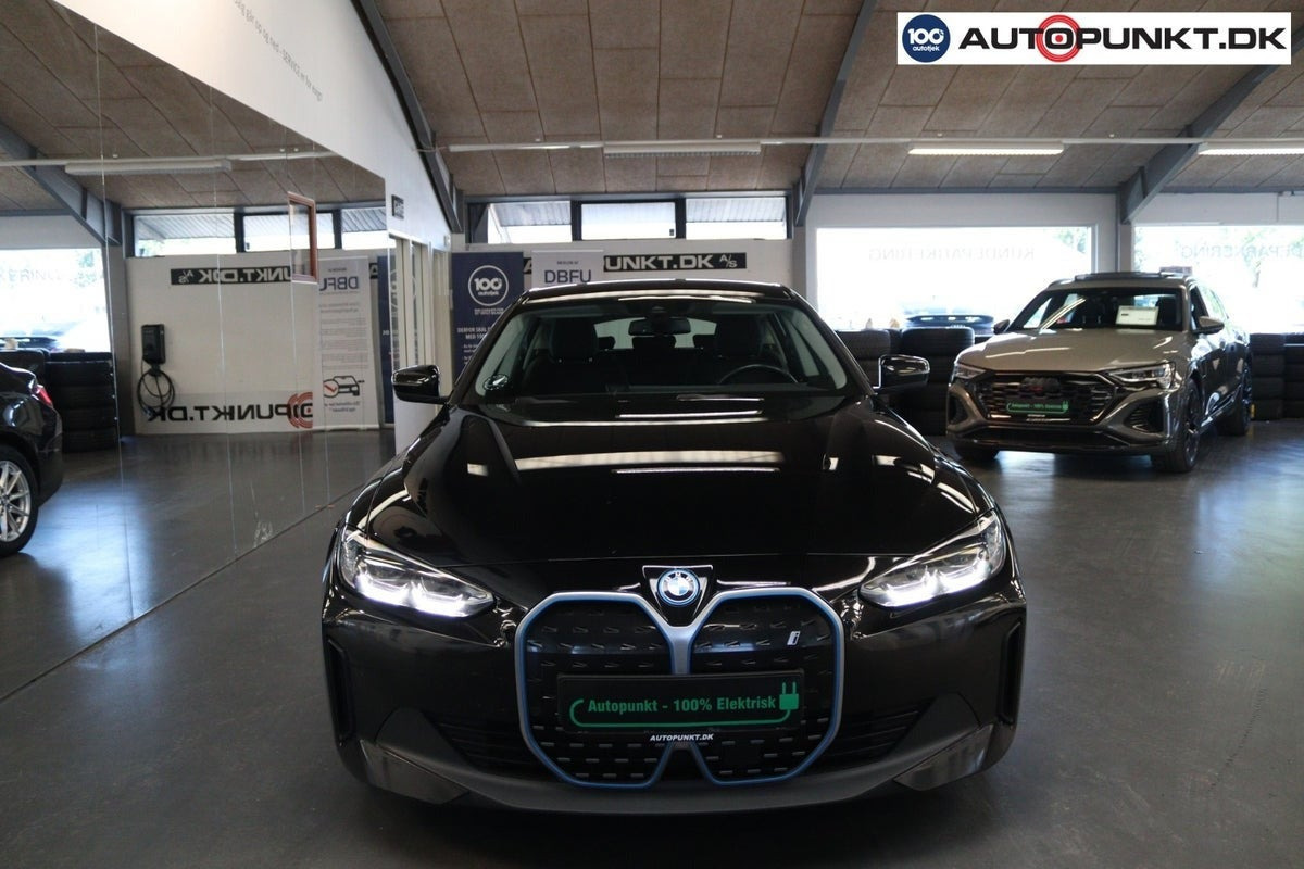 Sort BMW i4 fra 2023