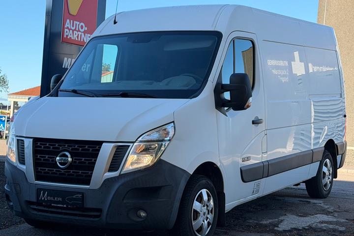 Hvid Nissan NV400 fra 2015