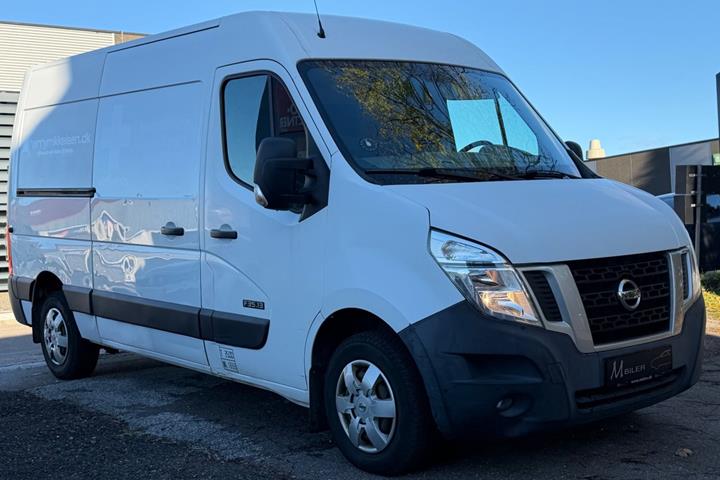 Hvid Nissan NV400 fra 2015