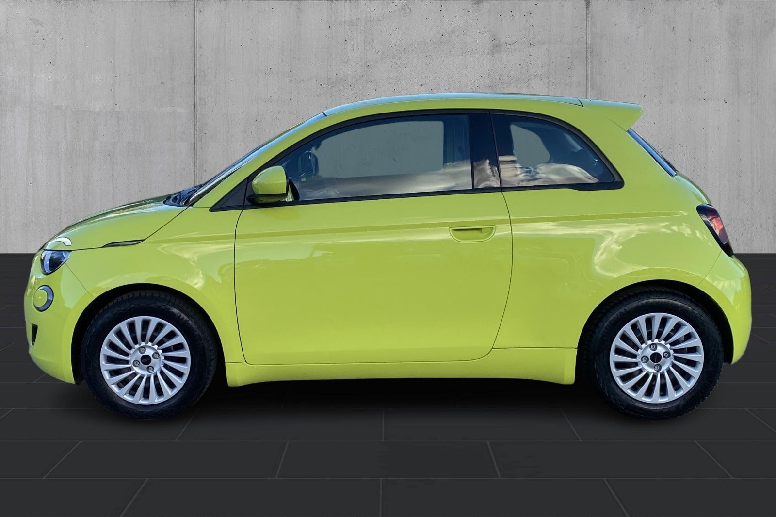 Gul Fiat 500e fra 2023