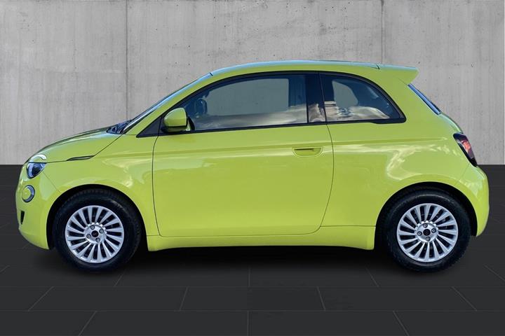 Gul Fiat 500e fra 2023