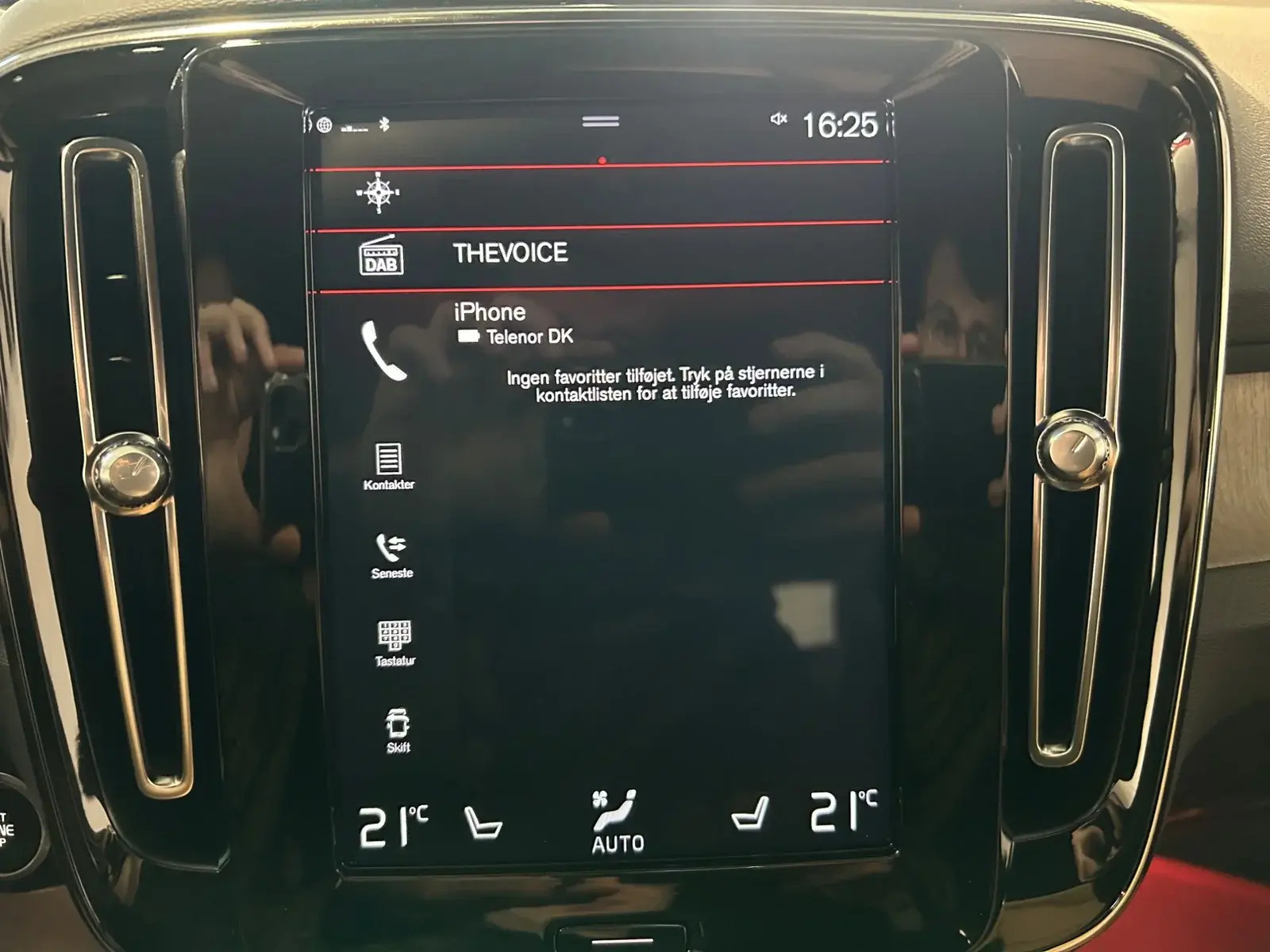Grå Volvo XC40 fra 2020