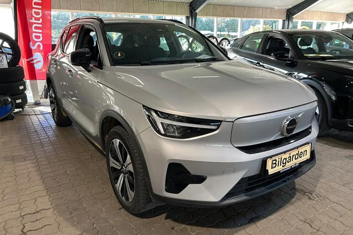 Sølv Volvo XC40 fra 2022
