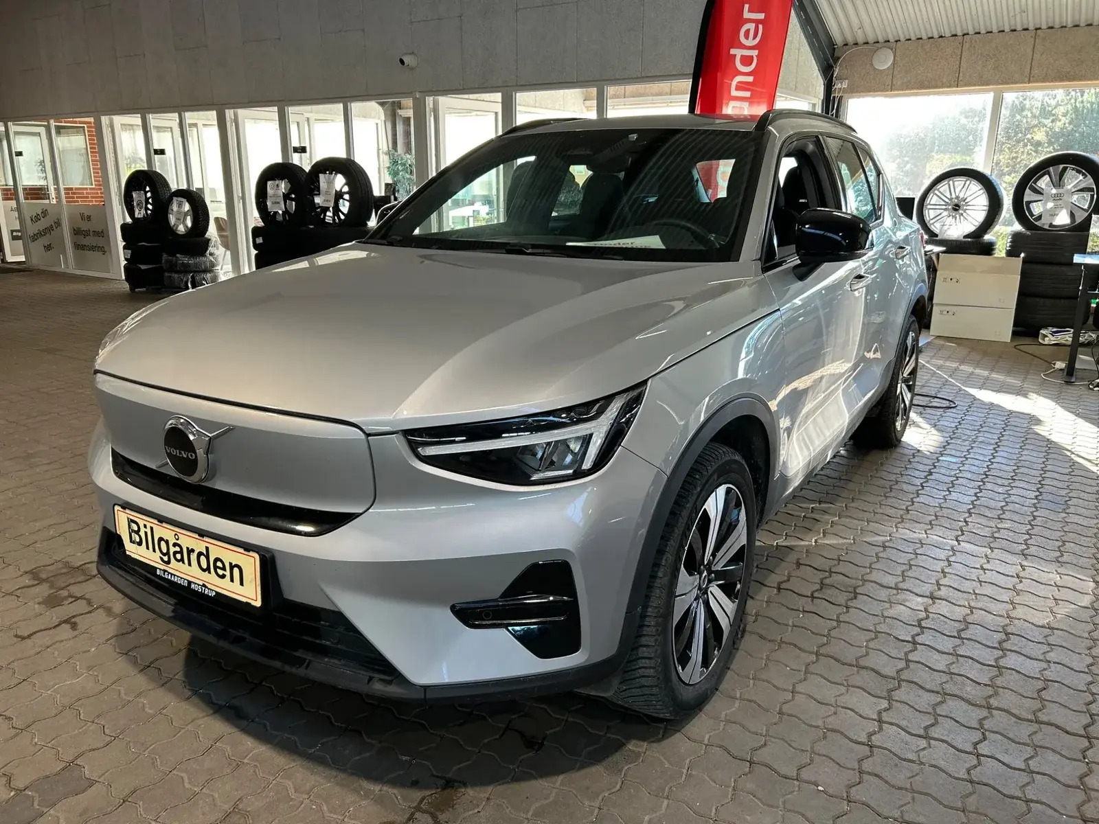 Sølv Volvo XC40 fra 2022