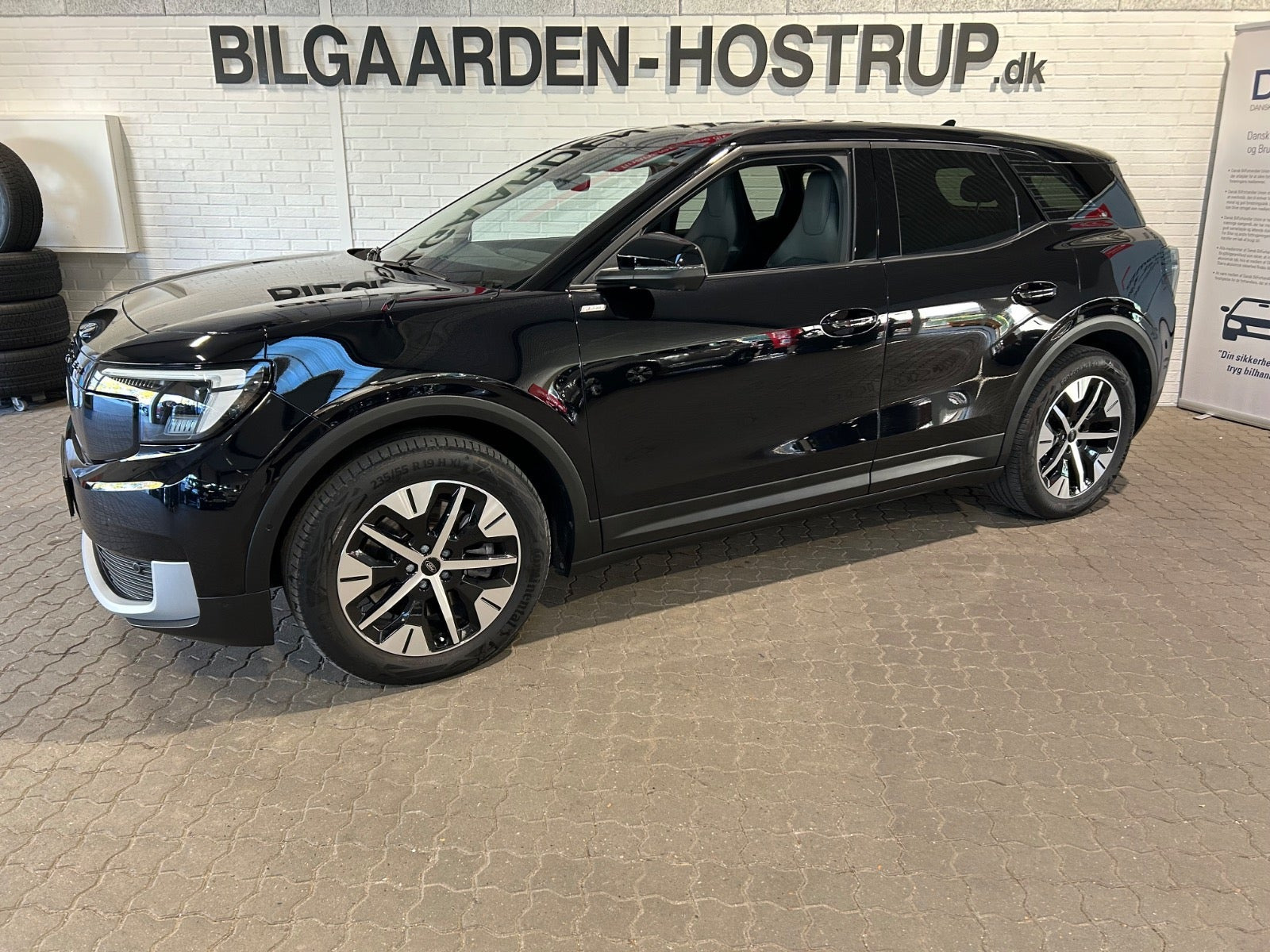Sort Ford Explorer fra 2025