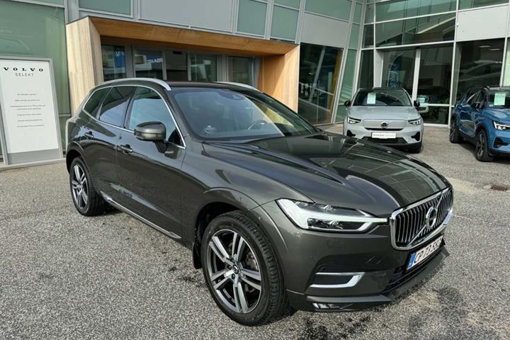 Grå Volvo XC60 fra 2020