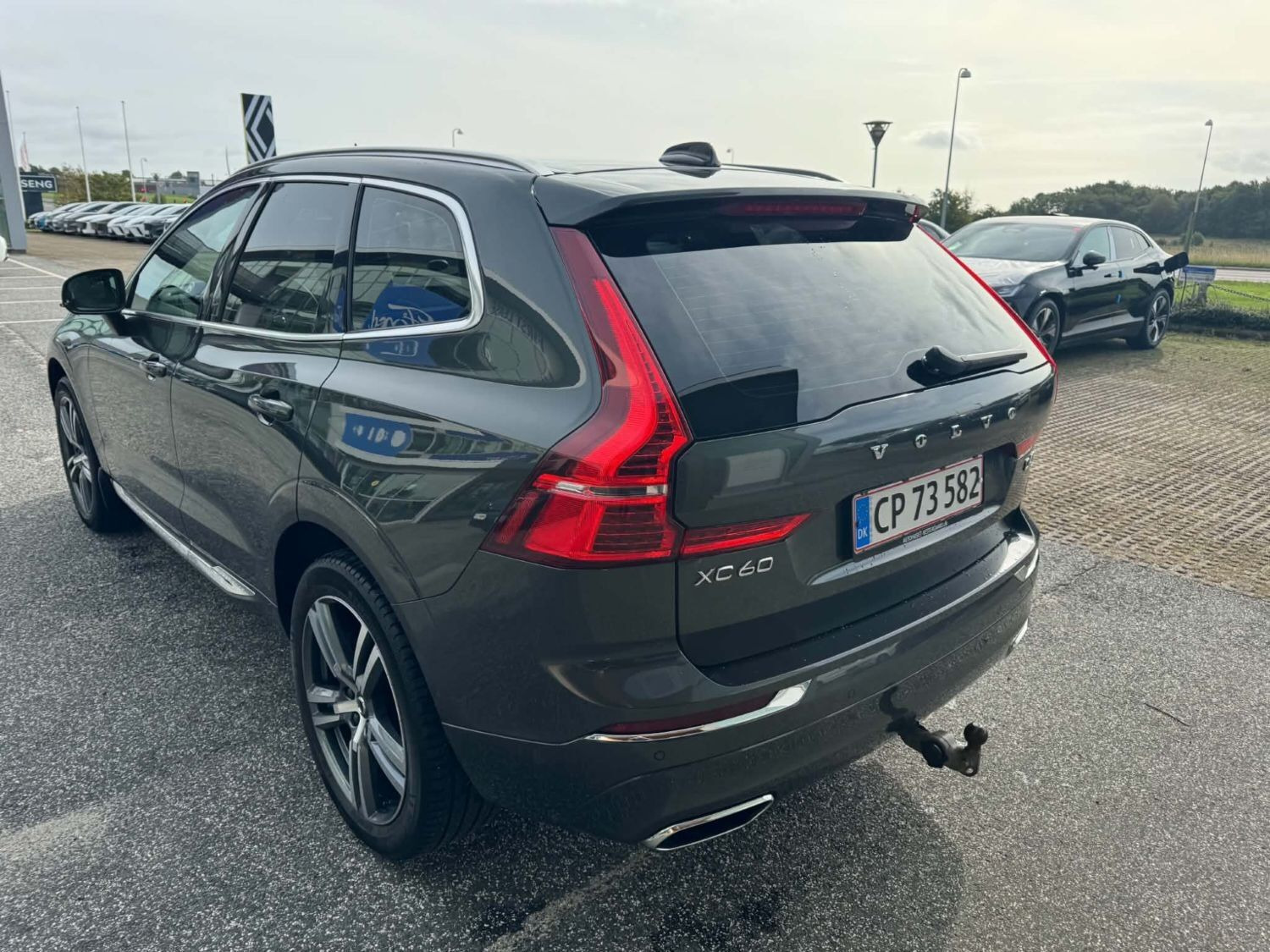 Grå Volvo XC60 fra 2020