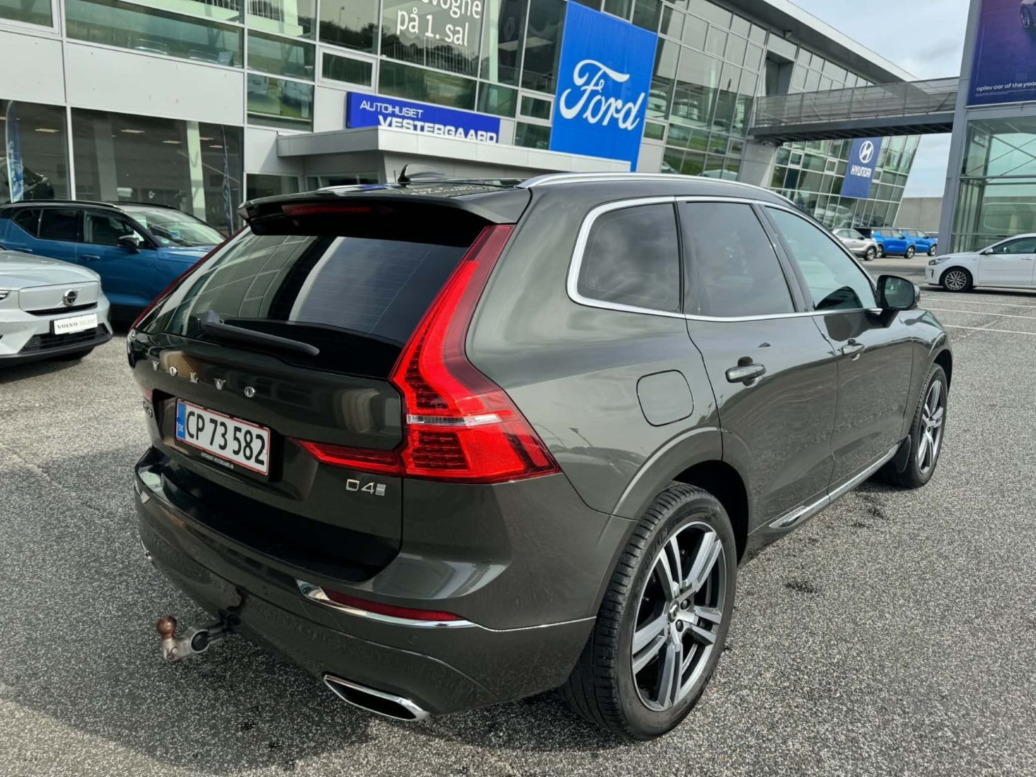 Grå Volvo XC60 fra 2020