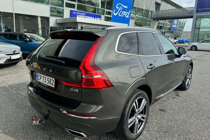 Grå Volvo XC60 fra 2020