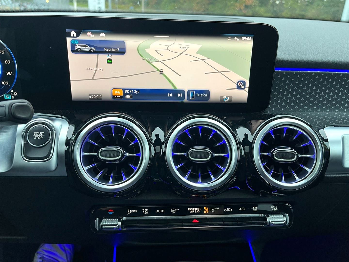 Hvid Mercedes EQB250+ fra 2025
