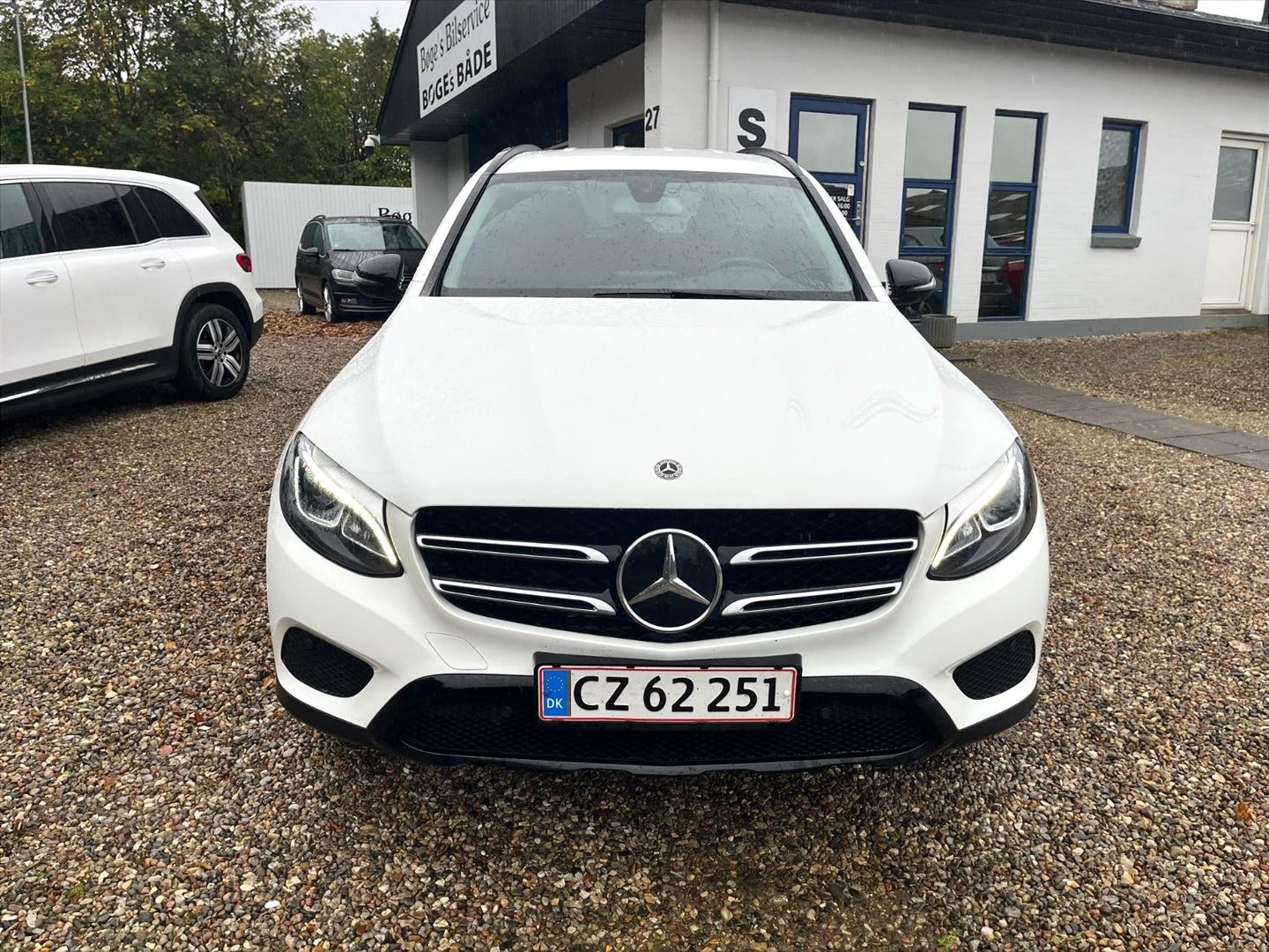 Hvid Mercedes GLC350 e fra 2017