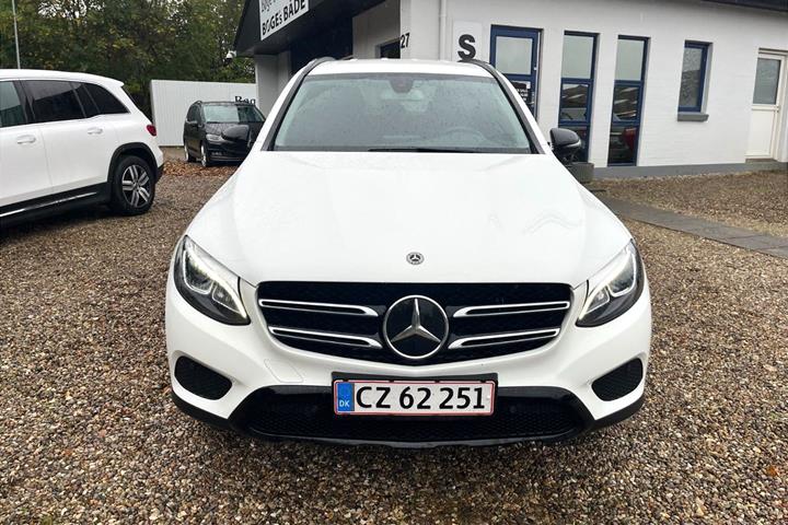 Hvid Mercedes GLC350 e fra 2017