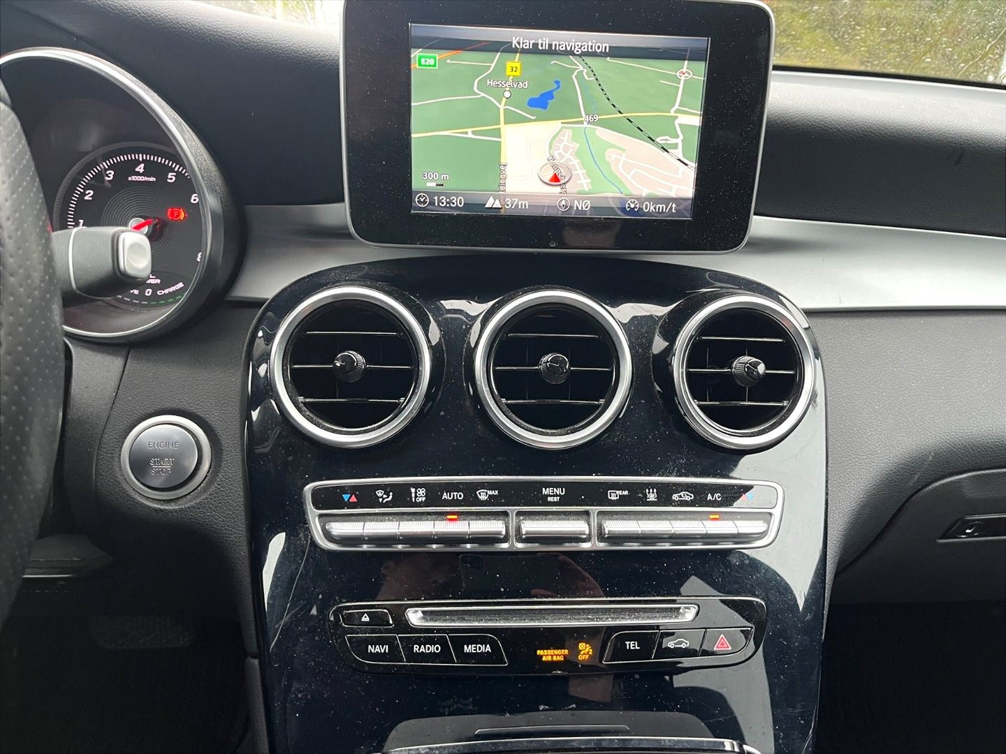 Hvid Mercedes GLC350 e fra 2017