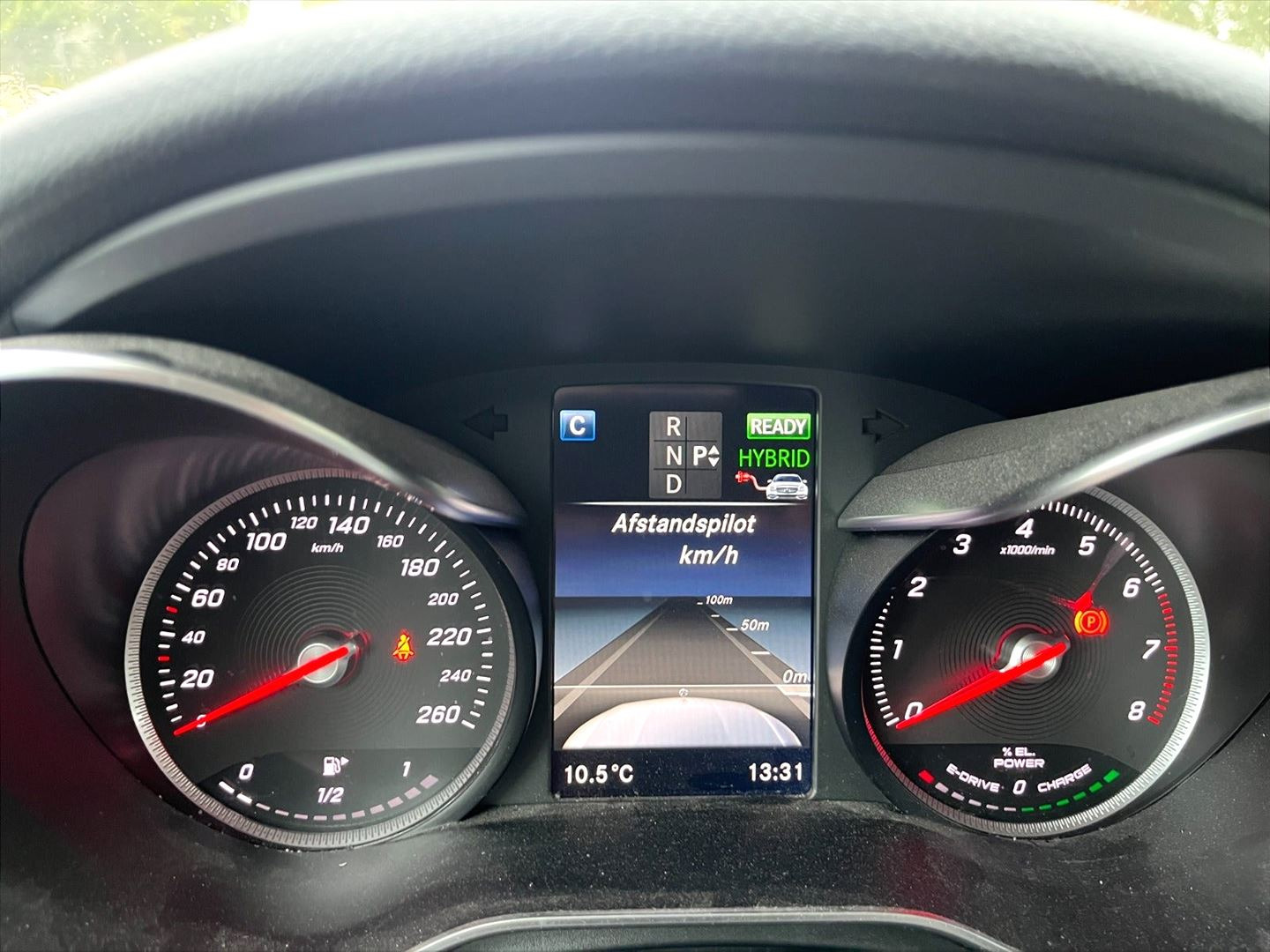Hvid Mercedes GLC350 e fra 2017
