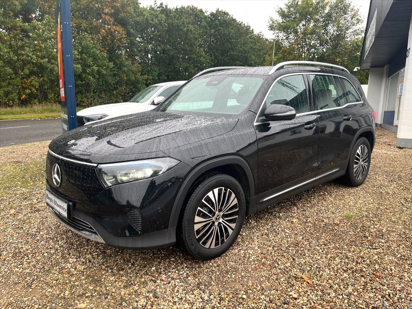 Sort Mercedes EQB250+ fra 2025