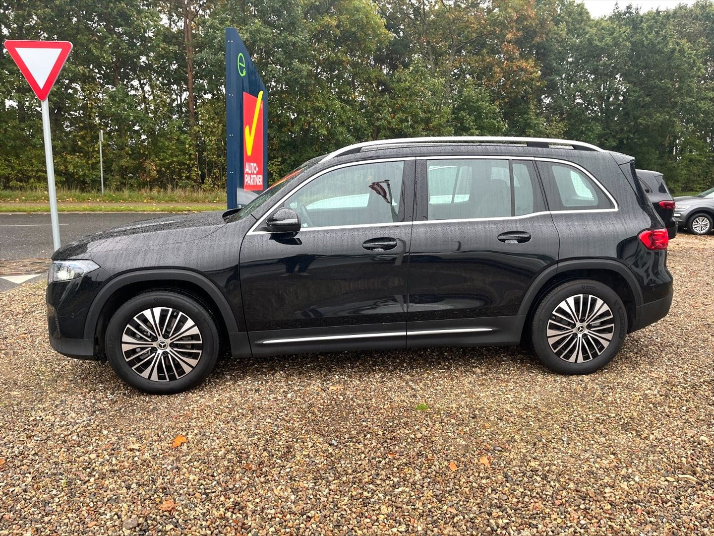 Sort Mercedes EQB250+ fra 2025
