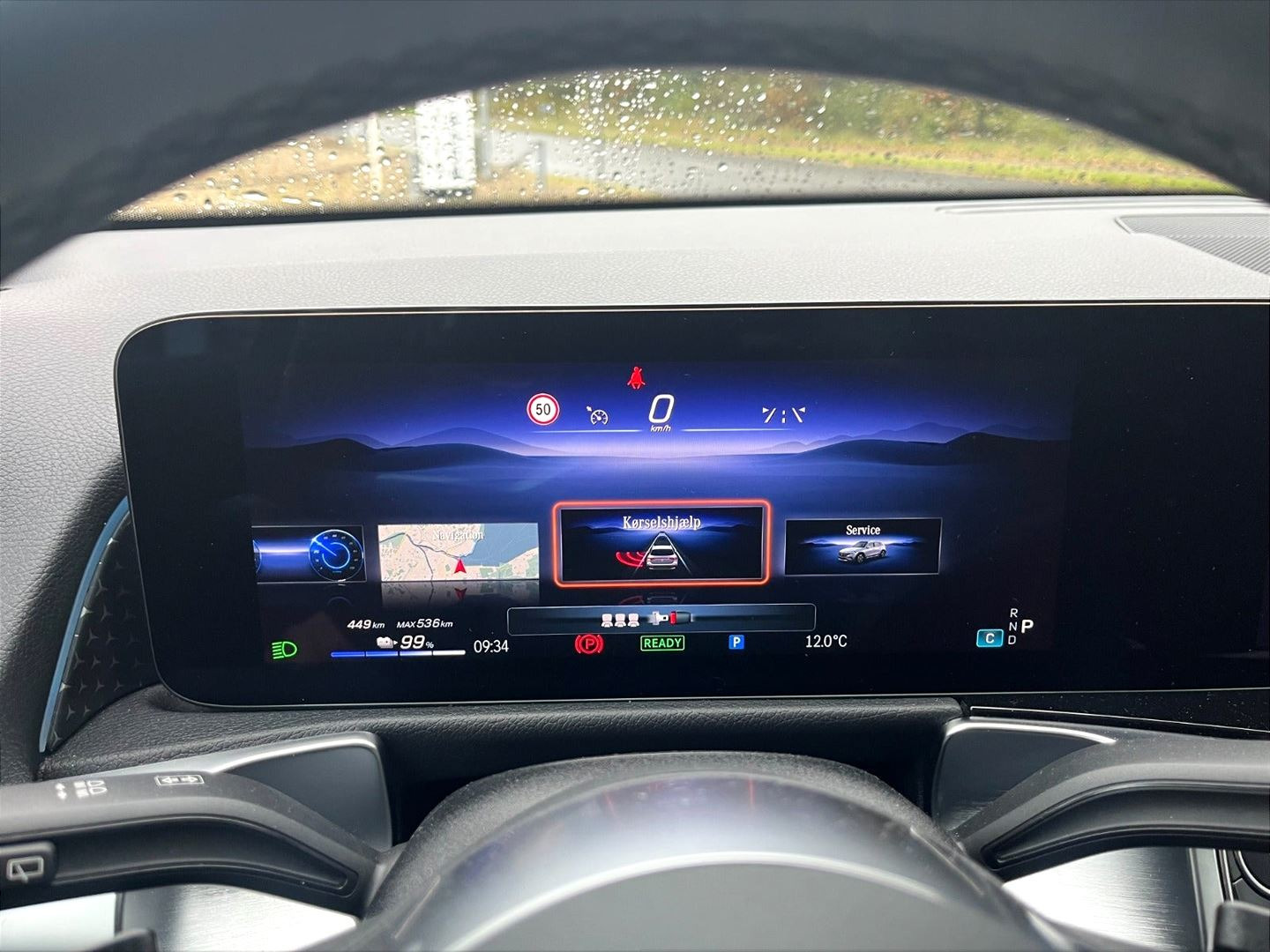 Sort Mercedes EQB250+ fra 2025