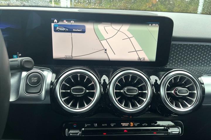 Sort Mercedes EQB250+ fra 2025
